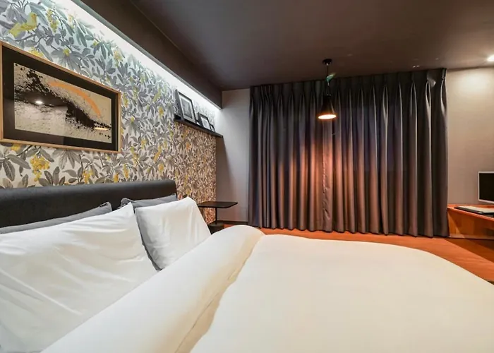 Hotel Brown Dot Daeyeon