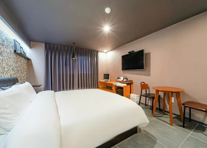 Brown Dot Daeyeon Hotel Busan