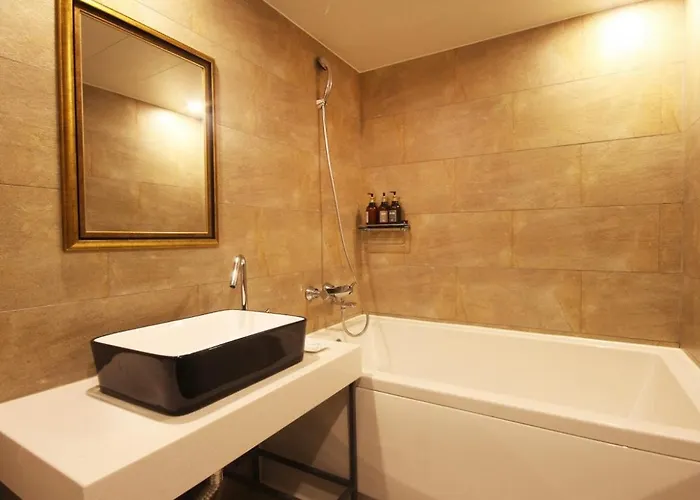 Hotel Brown Dot Daeyeon 2*