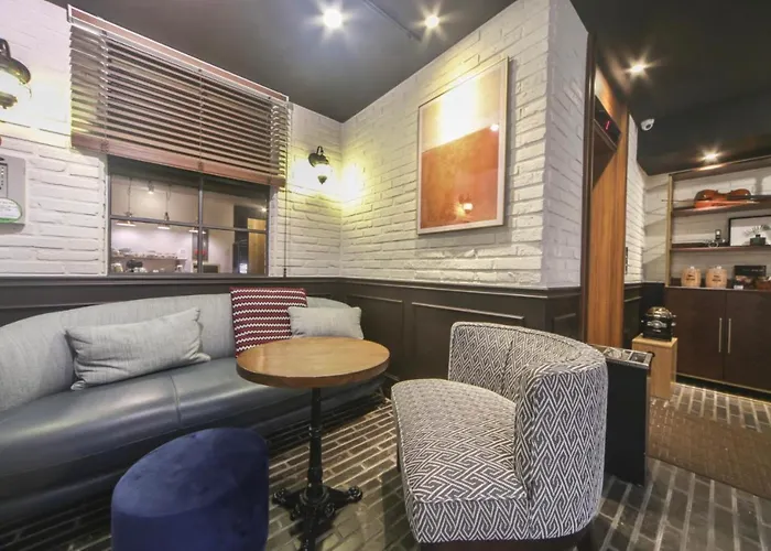 Brown Dot Daeyeon Hotel 2*