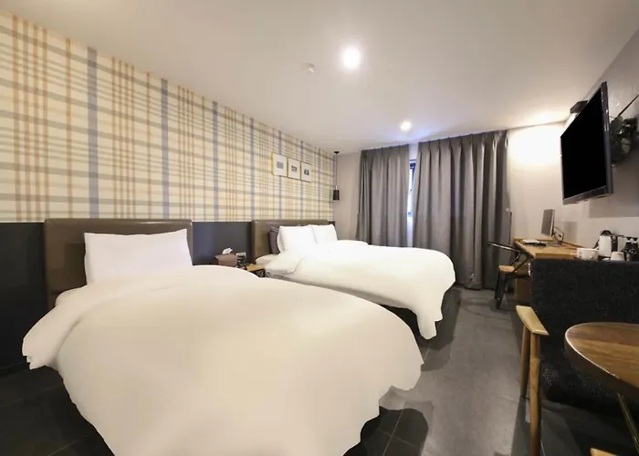 Brown Dot Daeyeon 2* Busan