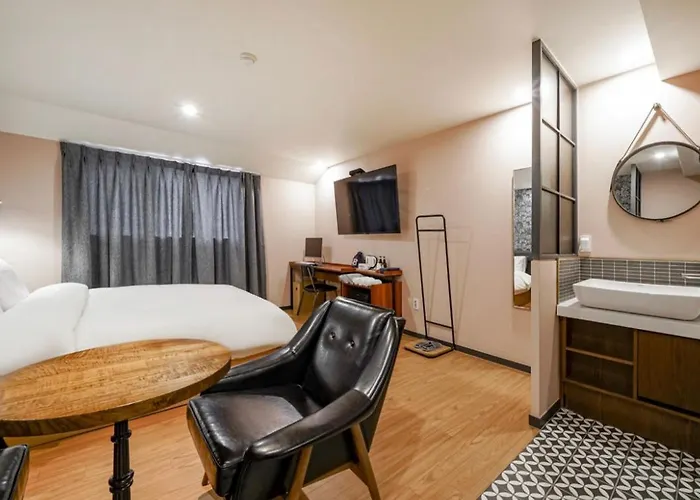 Hotel Brown Dot Daeyeon Busan