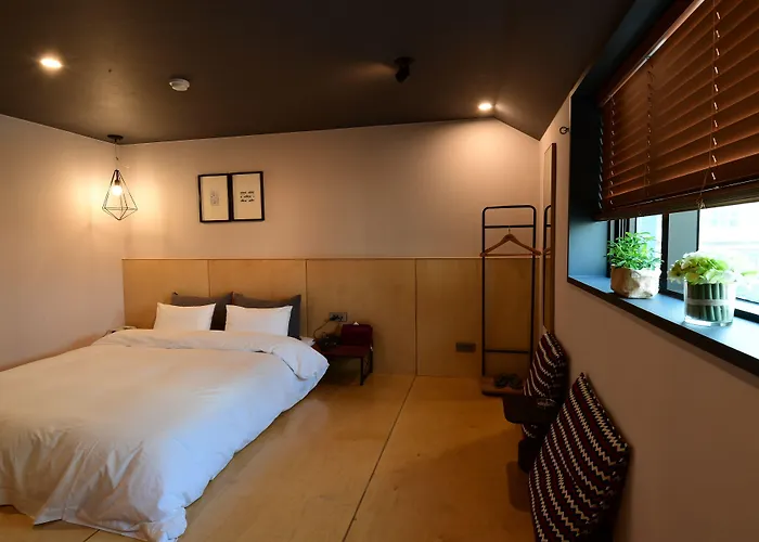 Brown Dot Daeyeon Hotel 2*